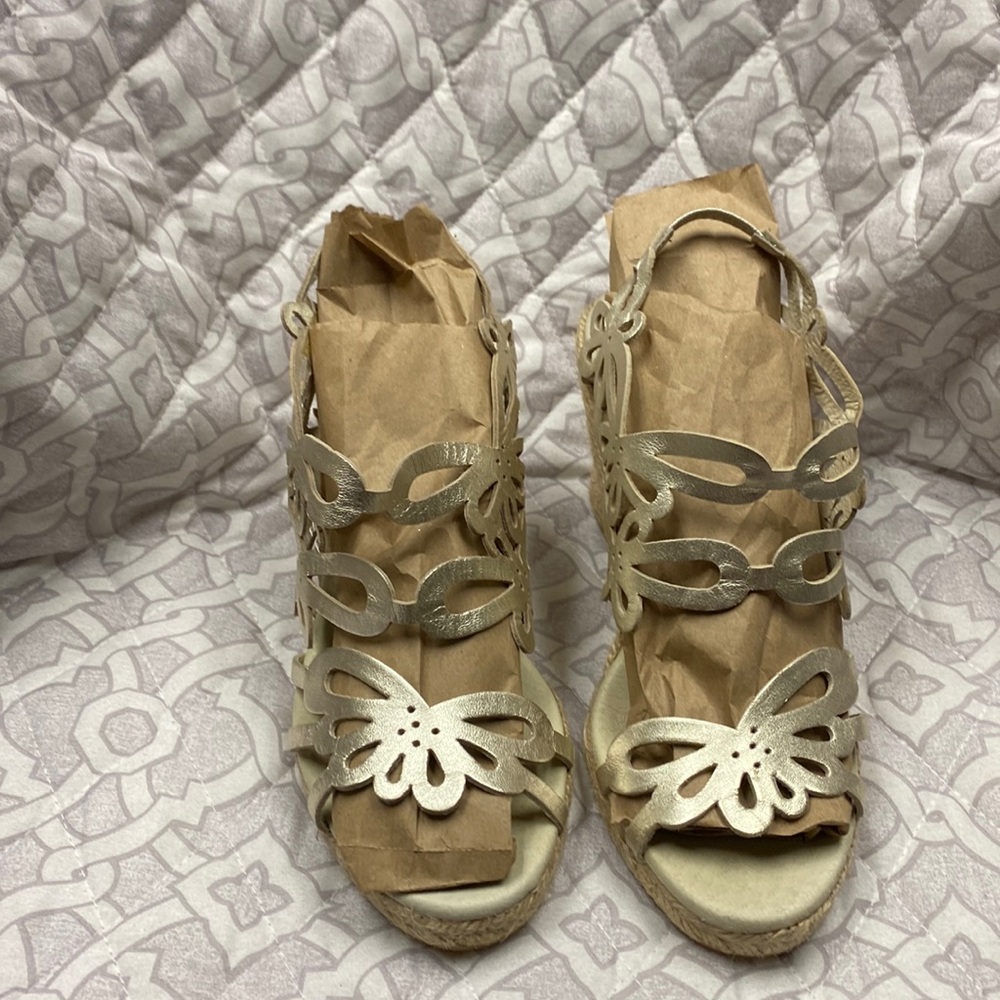 ERIC MICHAEL  Jillian Wedge Sandals